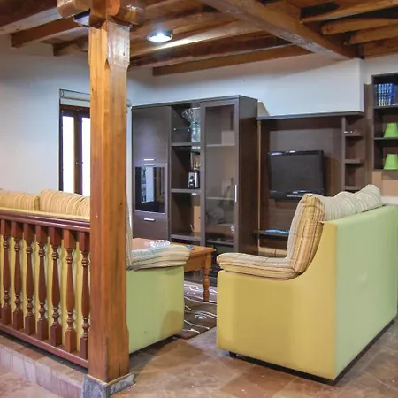 Three-bedroom Holiday In * El Cueto